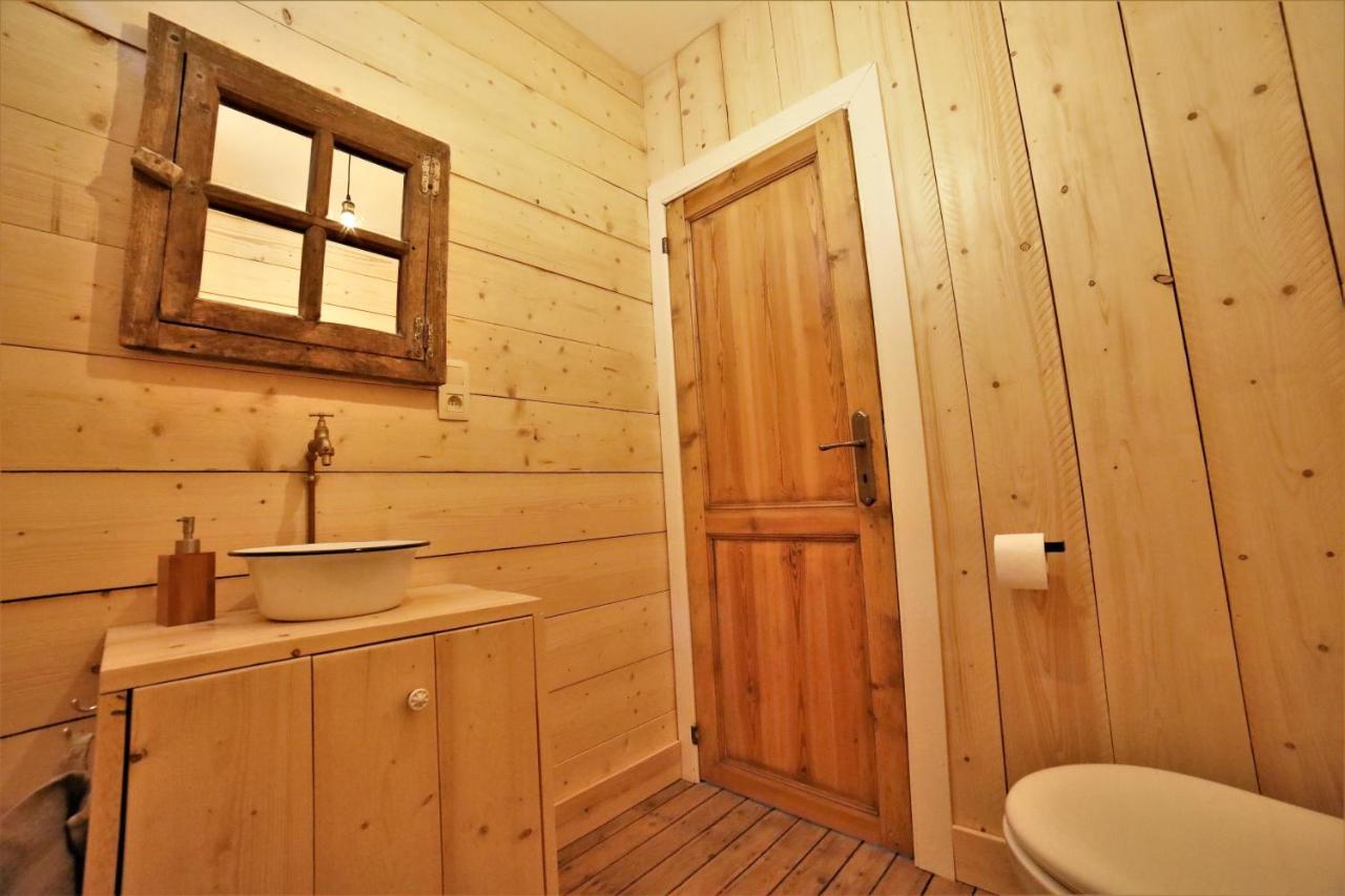 La Roche ô Tour! - Gîte citadin Extérieur photo