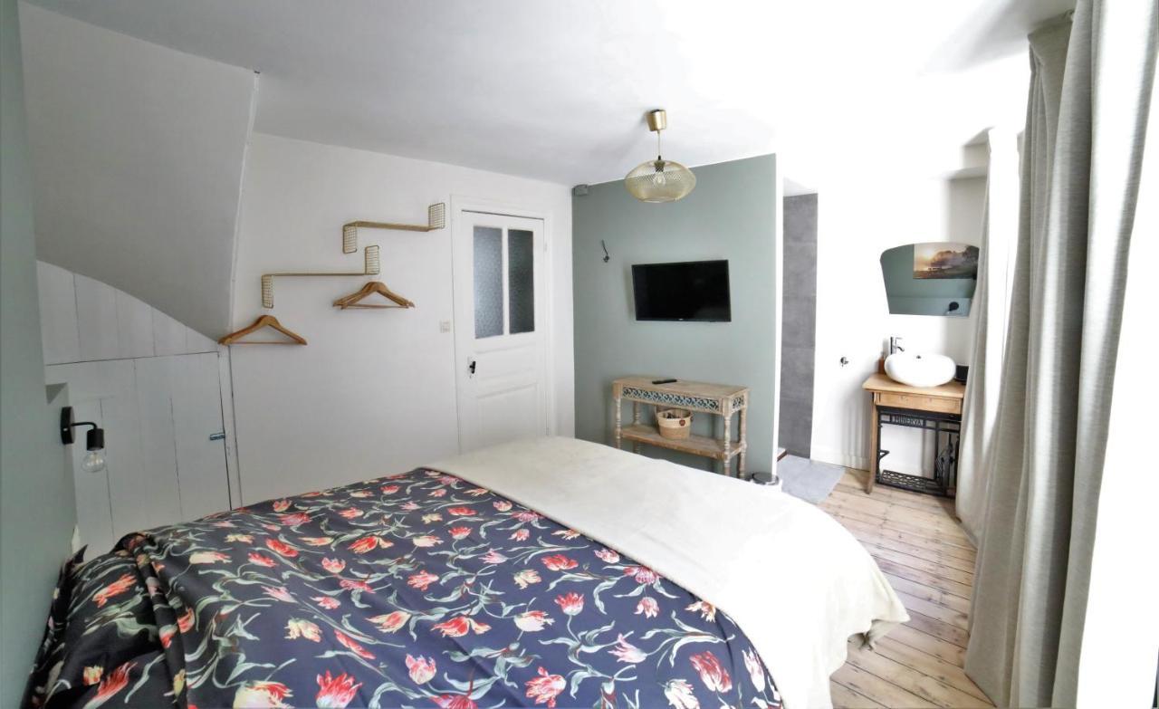 La Roche ô Tour! - Gîte citadin Extérieur photo